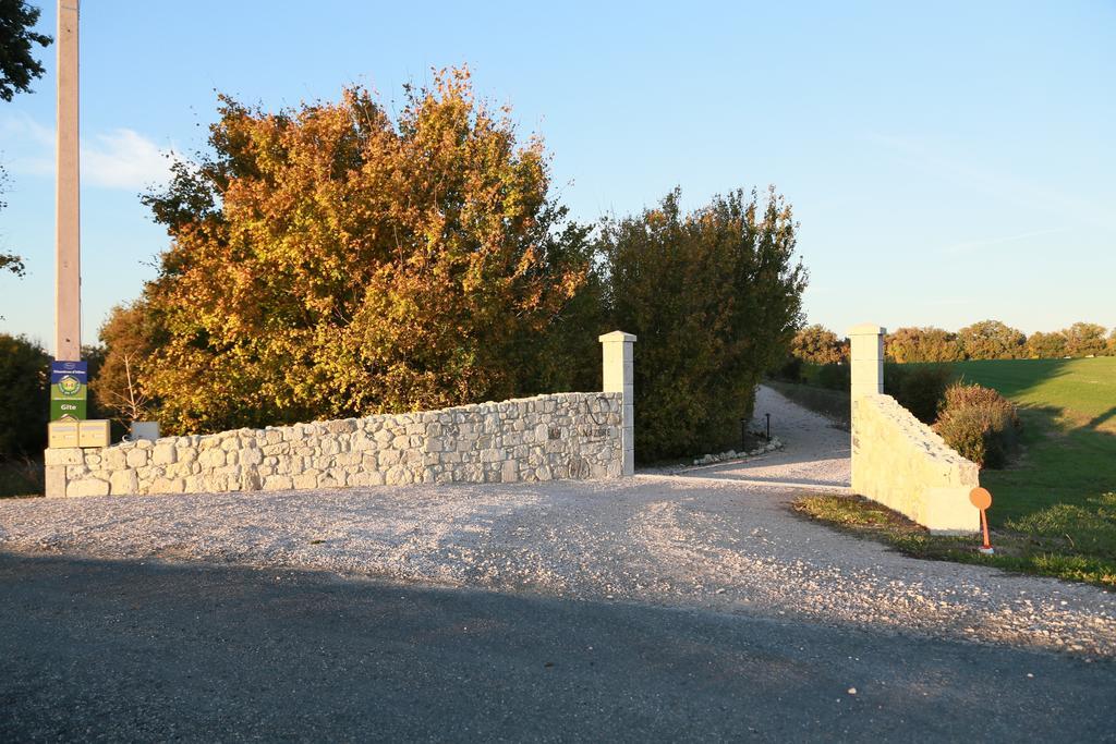 Chambres d'hôtes Domaine de Nazère Avezan Exterior foto