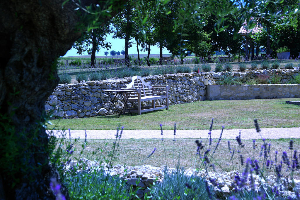 Chambres d'hôtes Domaine de Nazère Avezan Exterior foto